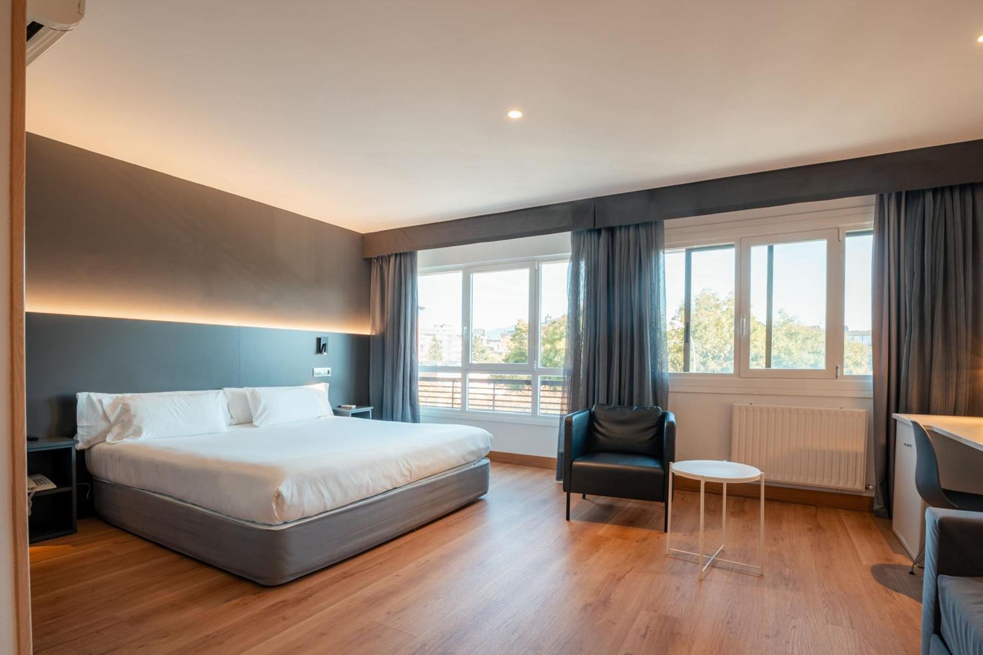 Sancho Ramirez Hotel 3*